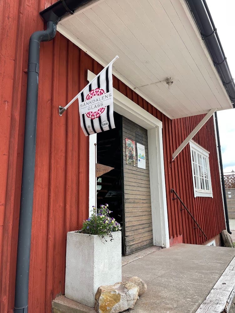 Forssa Kvarnagård - café, vedugnsbakad surdegspizza, eget bageri, egen kvarn