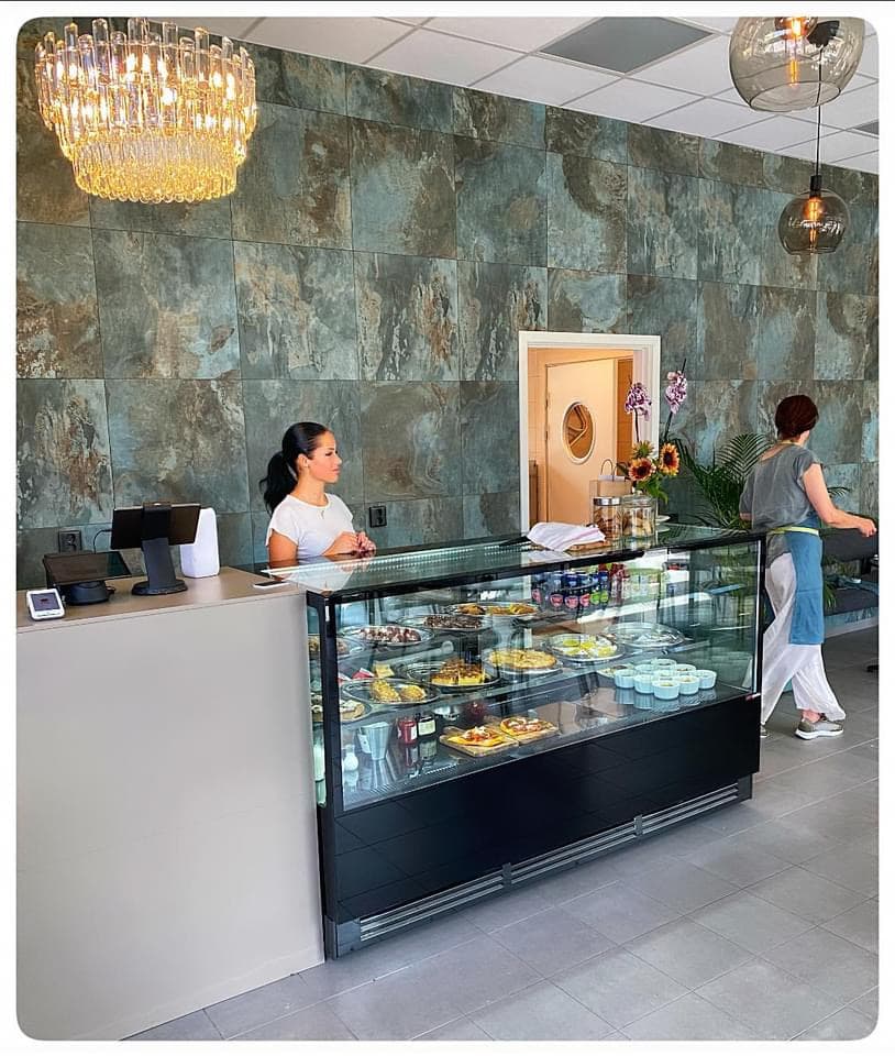 Sisters café & bistro