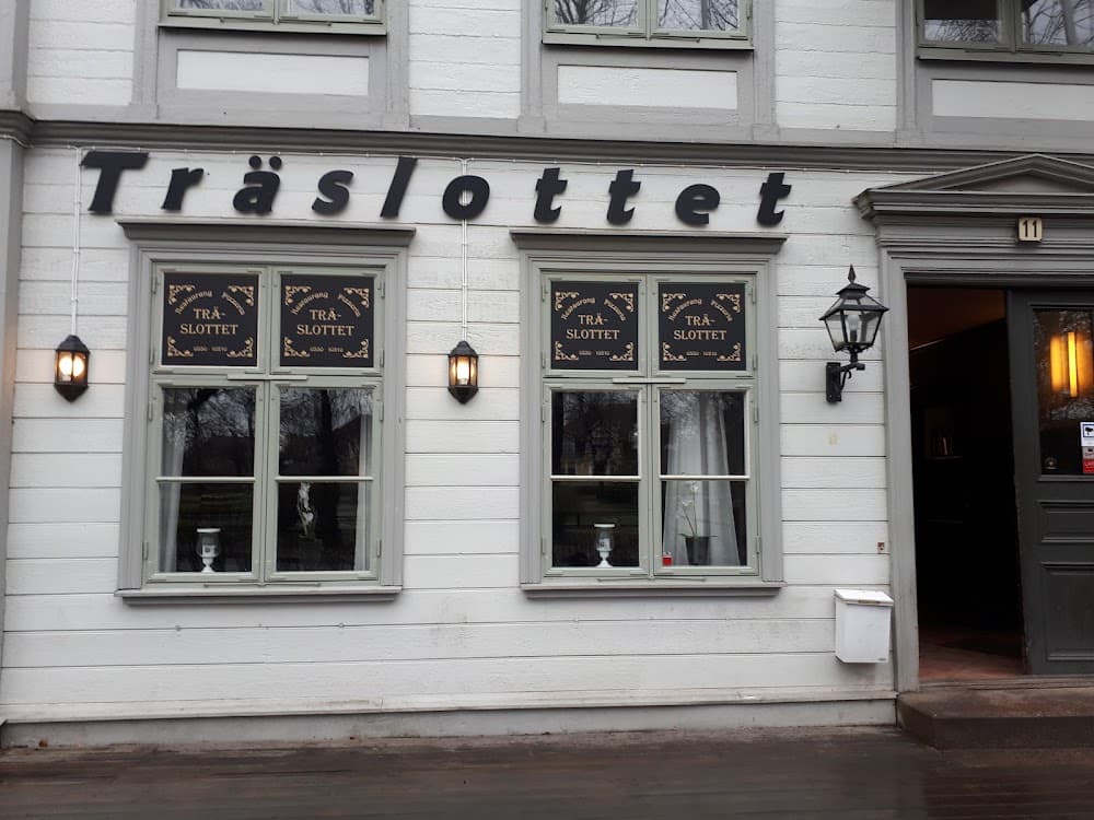 Restaurang & Pizzeria Träslottet