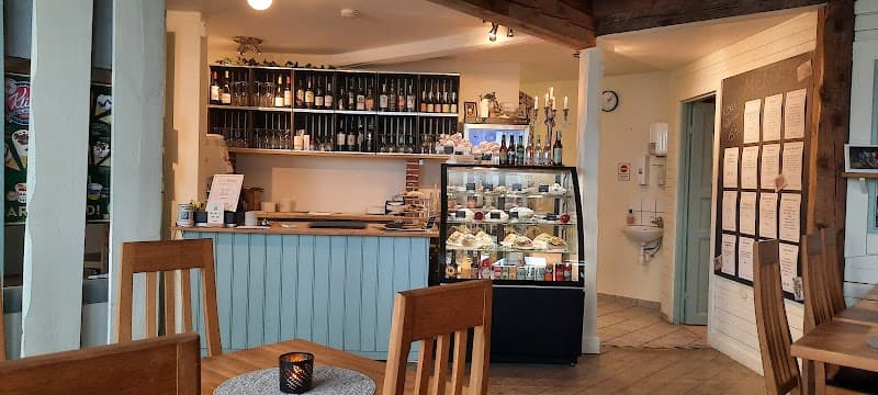 Mellomgårdens Café & Gårdsbutik