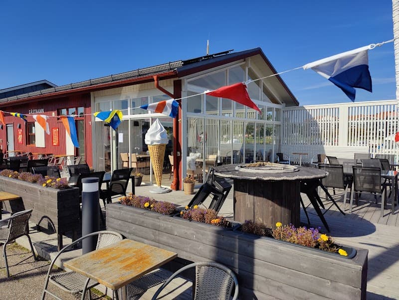 Pirens café och gästhamn